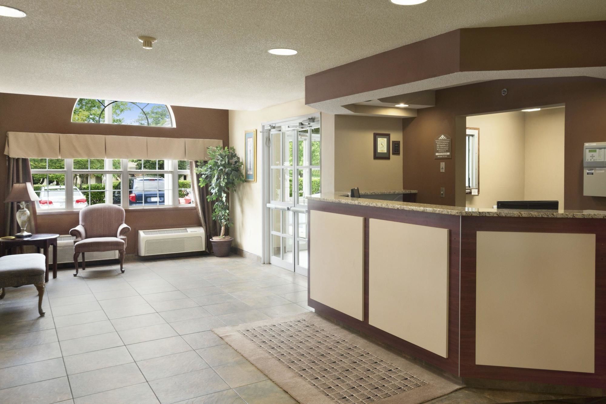 Microtel Inn & Suites By Wyndham Southern Pines Pinehurst Exterior foto